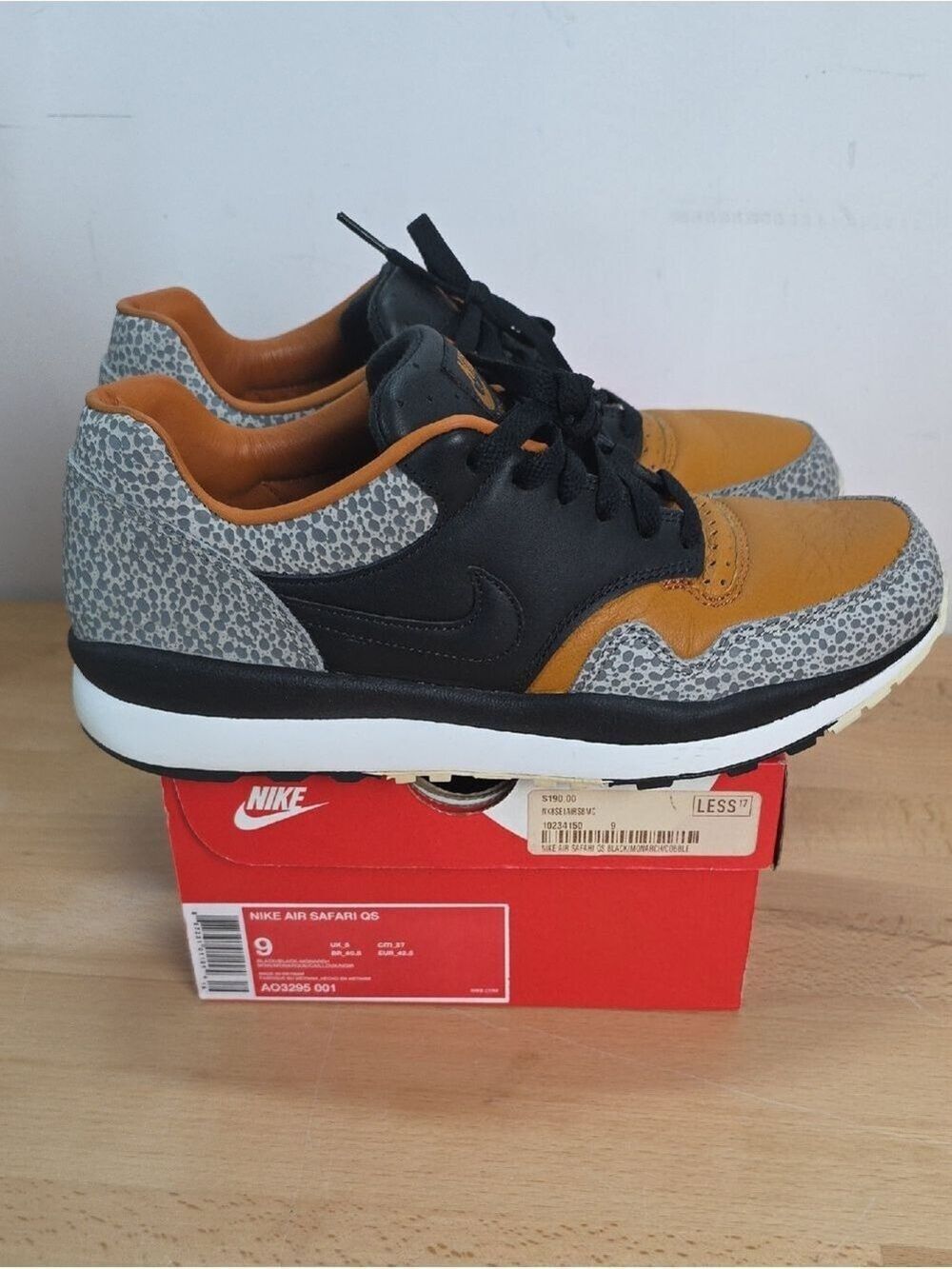 Nike Men's Black & Tan Safari Pattern Low-Top Sneakers 9 US